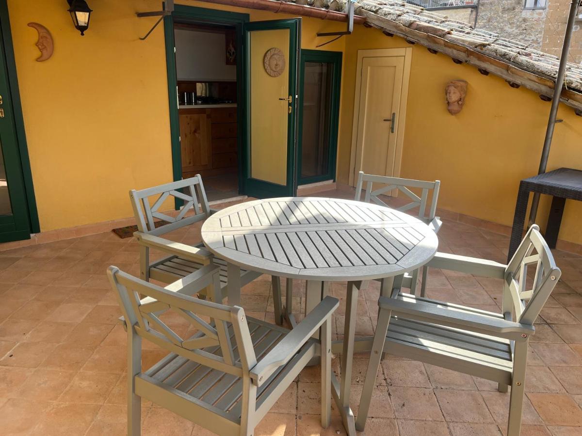 Appartamento Con Terrazzo ออร์เวียโต ภายนอก รูปภาพ