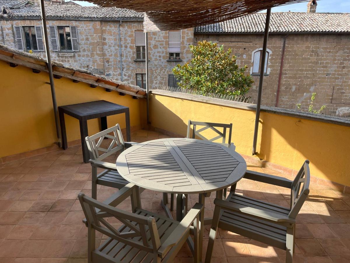 Appartamento Con Terrazzo ออร์เวียโต ภายนอก รูปภาพ